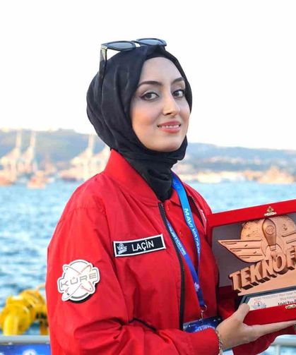 MCBÜ öğrencisine TEKNOFEST Mavi Vatan'dan edebi yazı ödülü