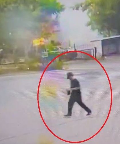Şapkalı hırsız 'Örümcek Adam' gibi tırmanıp evleri soydu