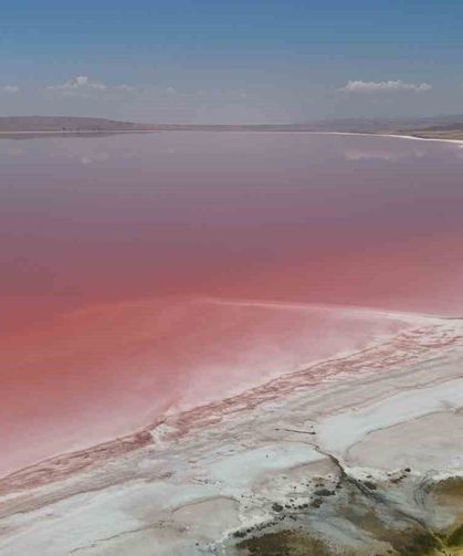 Tuz Gölü pembe bir masala dönüştü