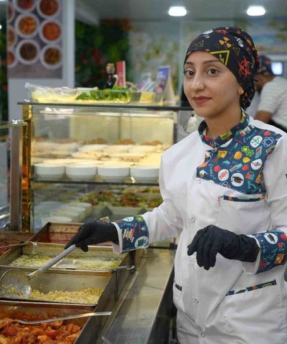 'Yapamazsın' diyenlere aldırış etmedi, 19 yaşında kendi işini kurdu