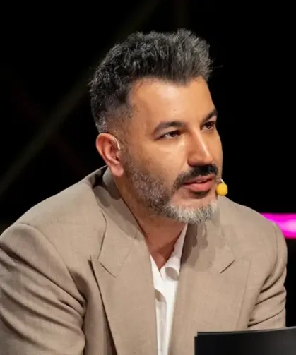 MANİFEST müzik grubu yapımcısı Tolga Akış tutuklama talebiyle hakimliğe sevk edildi