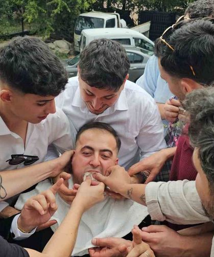 Bursa'da asırlık düğün geleneği: 200 metreyi 4 saatte geçtiler