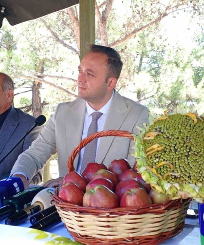 Çivril'de festival zamanı: Elma, kültür ve sanat buluşuyor