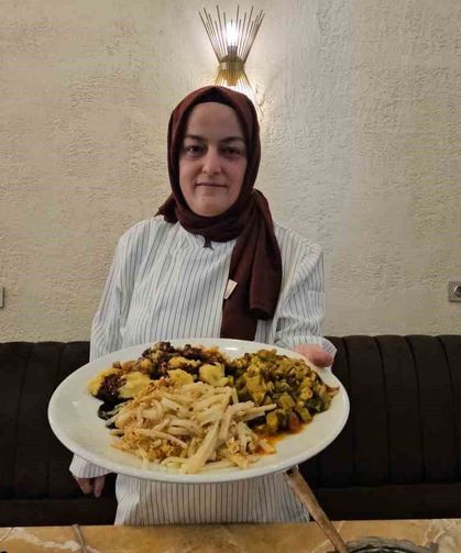 Devrek'in eski tatlarını yeni nesillere aktarıyor