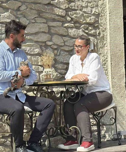 Doğum günü pastası canından ediyordu