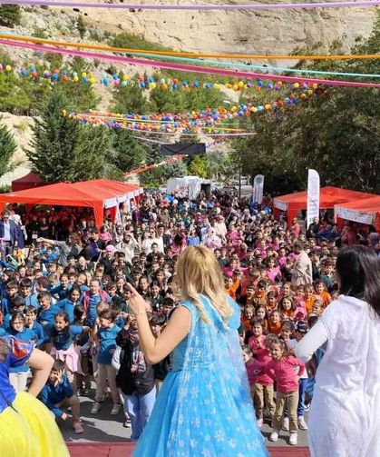 Ermenek Çocuk Şenliği'nden renkli görüntüler
