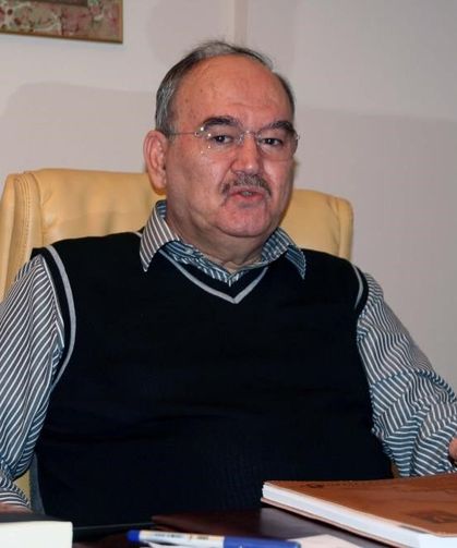 Eski İzmir Büyükşehir Belediye Başkanı Burhan Özfatura vefat etti