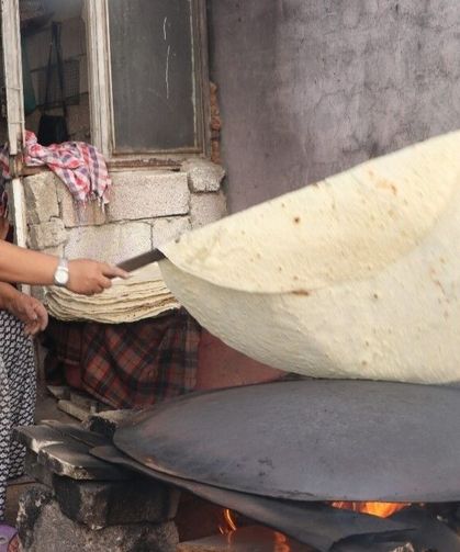 Kahramanmaraş'ta kadınların imece usulü yufka ekmek mesaisi