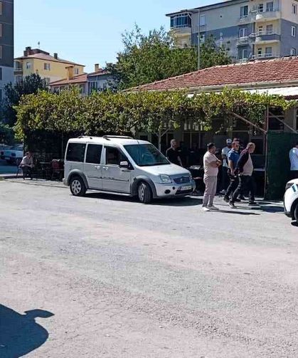 Kıraathane çalışanı husumetlisini tüfekle vurdu