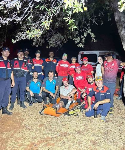 Likya yolunda mahsur kalan turist ekiplerce kurtarıldı