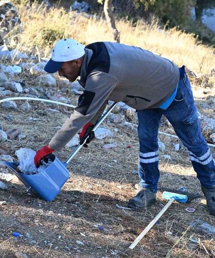 Manisa'nın tarihi ve doğal güzelliklerine uzanan yolda temizlik çalışması