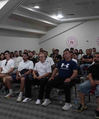 Menteşe'de boks antrenörlük kursunun ilk adımı atıldı