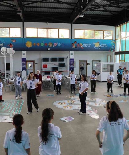 Özel çocuklar Samsun'da bilimle buluşuyor
