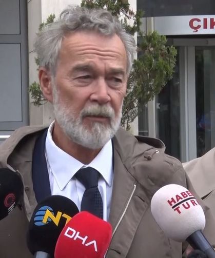 Sedat Savtak: 'Senaryoda ne yazıyorsa nasıl aktarmam gerekiyorsa oyunculuğumla değerlendirdim'