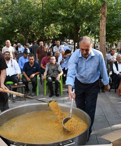 Siverek'te unutulmaya yüz tutmuş bulgur kaynatma geleneği yaşatıldı