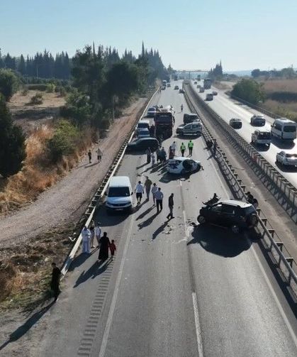 Tırdan dökülen mazot ortalığı savaş alanına çevirdi: 10 araç birbirine girdi