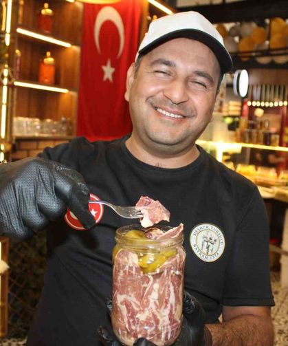 Türkiye'de ilk: Pastırmanın turşusu yapıldı
