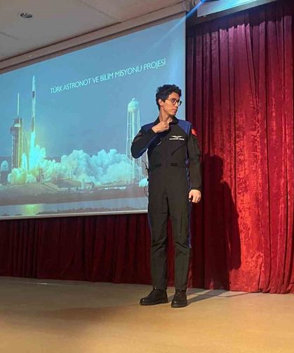 Türkiye'nin ikinci astronotu Tuva Cihangir Atasever, Ankaralı öğrencilerle uzay yolculuğunu paylaştı