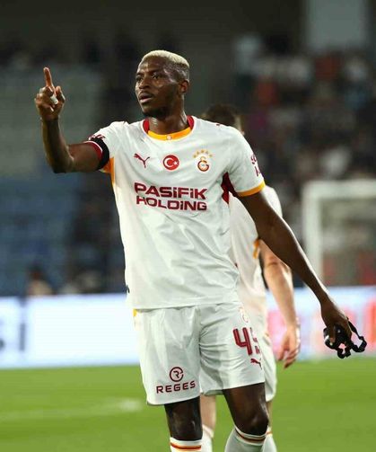 Victor Osimhen, sakatlığı sebebiyle Nijerya'nın kadrosundan çıkarıldı