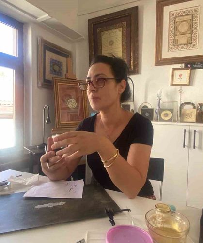 Yüzyıllardır sarayları süsleyen tezhip sanatı, altının incelikli zarafetiyle günümüzde de yaşatılıyor