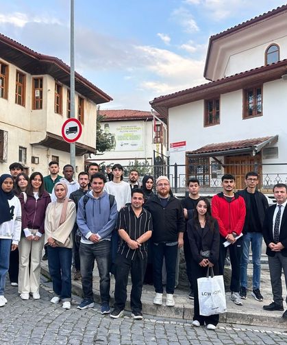 Üniversitelilerin dersliği bu kez tarihi mekanlar oldu