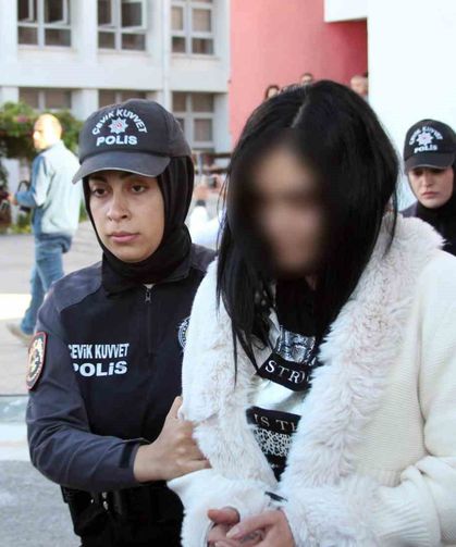 17 sigorta şirketini 76 kurgulanmış kazayla dolandırdılar: 79 şüpheli adliyeye sevk edildi
