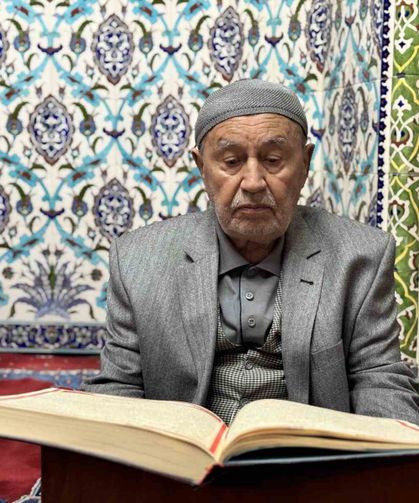 87 yaşında kendi çabasıyla hafız oldu
