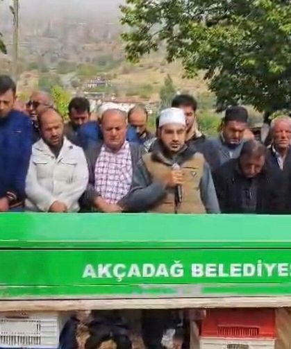 Annesinin acısına dayanamadı: Anne ve oğlu defnedildi