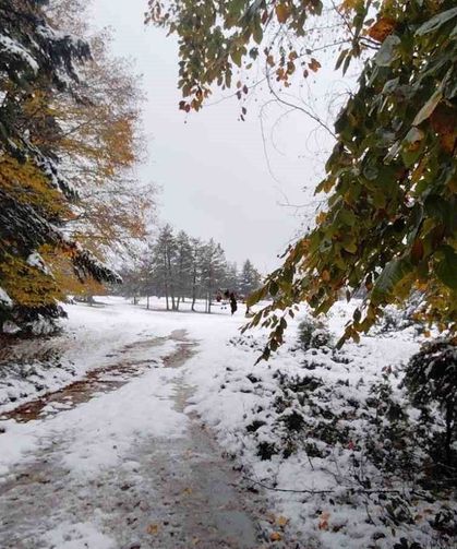 Bolu'nun doğa harikası Abant'ta sonbahar ve kış bir arada