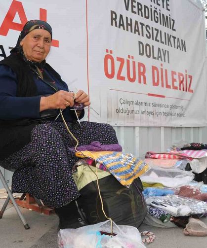 Boyu uzun diye okula gönderilmedi, 66 yıldır el işi yaparak geçimini sağlıyor