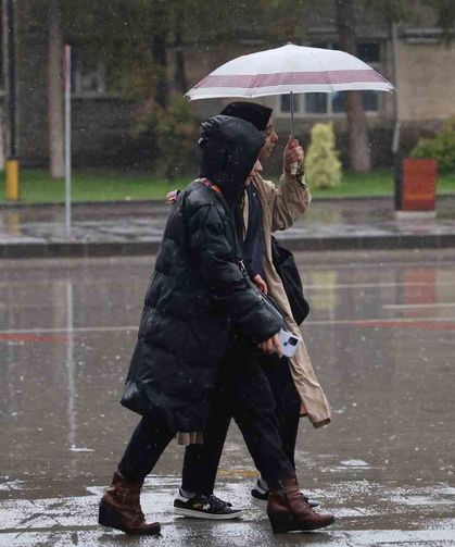 Elazığ'da sağanak etkili oldu