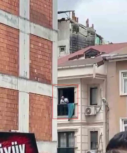 Fatih'te tahliye kararına tepki gösteren kiracı, havaya ateş açıp 4 kişiyi darp etti