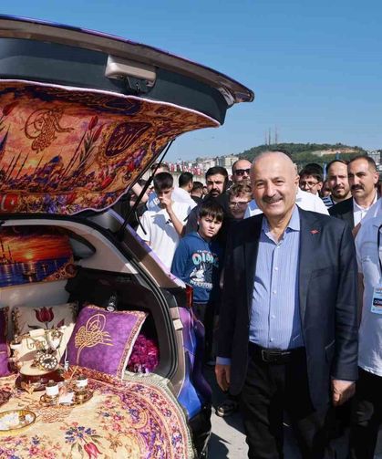 Gebze'de modifiyeli araç tutkunları festivalde buluştu