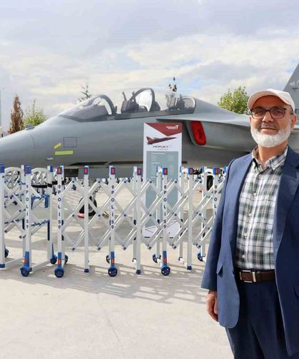 Hürjet'i gören vatandaş duygulandı: 'Türk vatandaşı olarak, Türk millet olarak seviniyoruz'