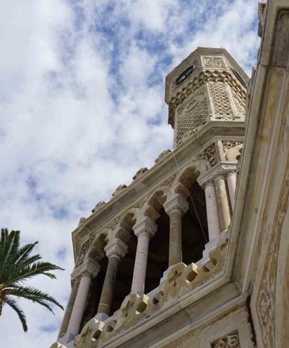 İzmir'in simgesi tarihi Saat Kulesi 125 yıldır zamana meydan okuyor