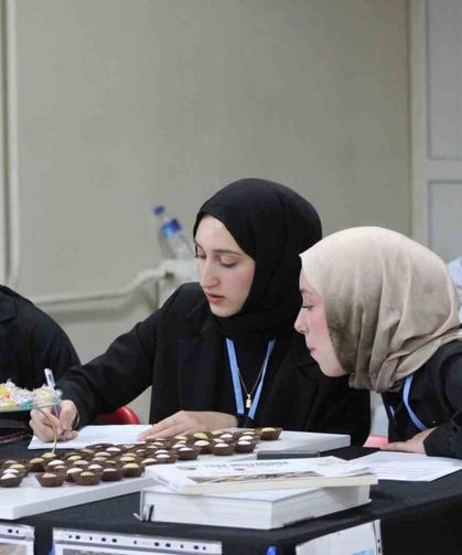Kafkas Üniversitesi'nde gastronomi heyecanı: Öğrenciler standa akın etti