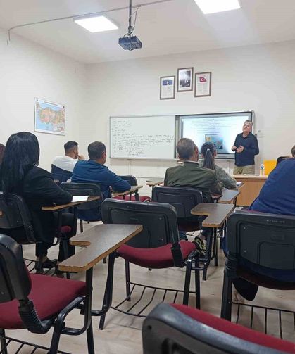 Kars'ta emlak sektörüne yeni uzmanlar yetiştiriliyor