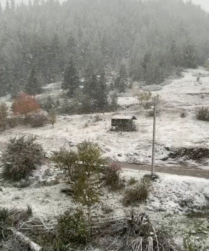 Kastamonu'da yüksek rakımlı yerleşim yerleri beyaza büründü