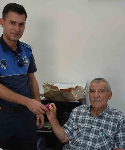 Kıbrıs Gazisi, bulduğu 400 bin liralık altınları zabıtaya teslim etti