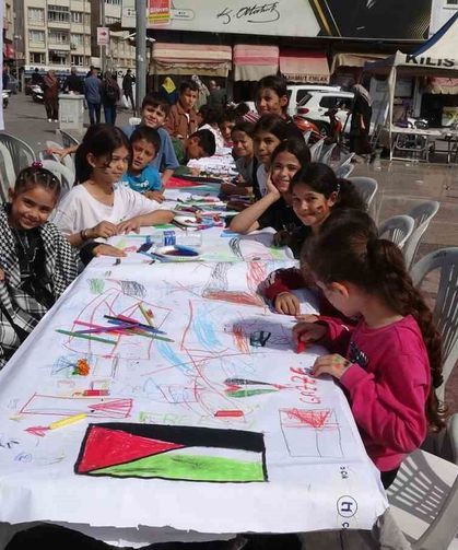 Kilisli çocuklar Filistinli yaşıtlarının sesi olmak için çizdi