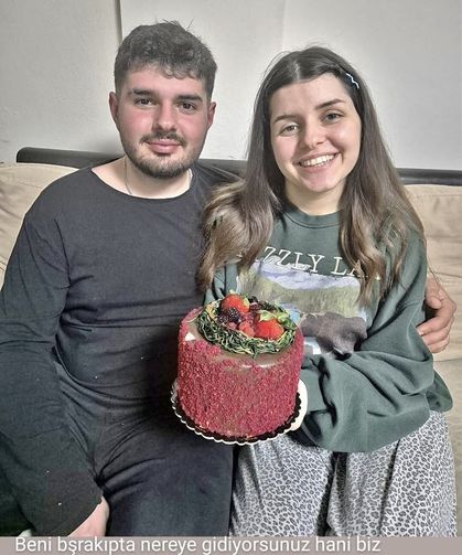 Maltepe'de enkaz altında hayatını kaybeden kardeşler gözyaşlarıyla uğurlanıyor