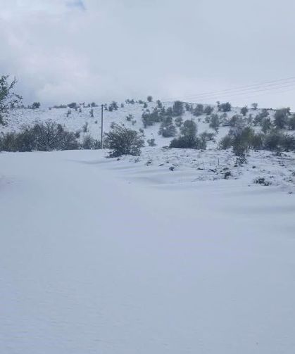 Manisa'ya mevsimin ilk karı düştü