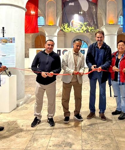 Mitolojiden Ege manzaralarına uzanan sergi Çeşme'de