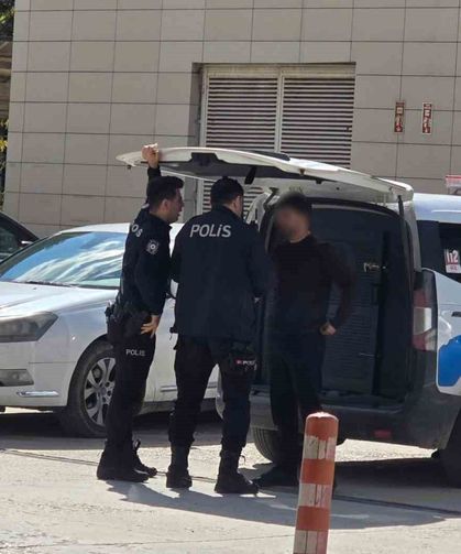 Okula silahla giren genç panik yaşattı, gerçek sonradan ortaya çıktı