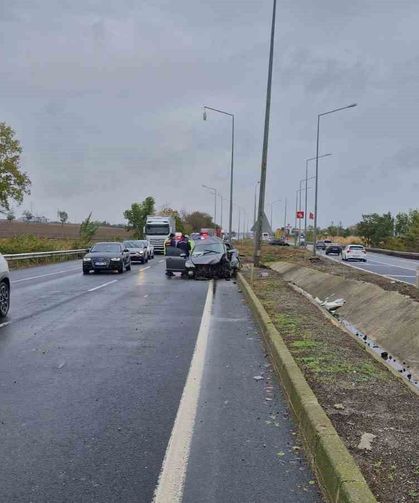 Otomobil hurdaya döndü: Hava yastıkları hayat kurtardı