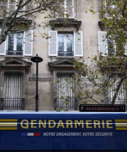 Paris sokaklarına gösteri öncesi polis ve jandarma konuşlandırıldı