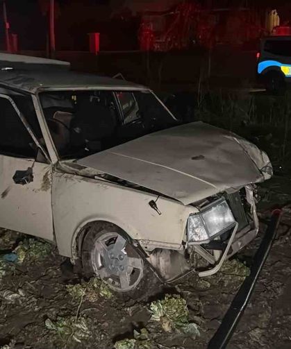 Polisin 'dur' ihtarına uymayan otomobil tarlaya uçtu: 1 yaralı