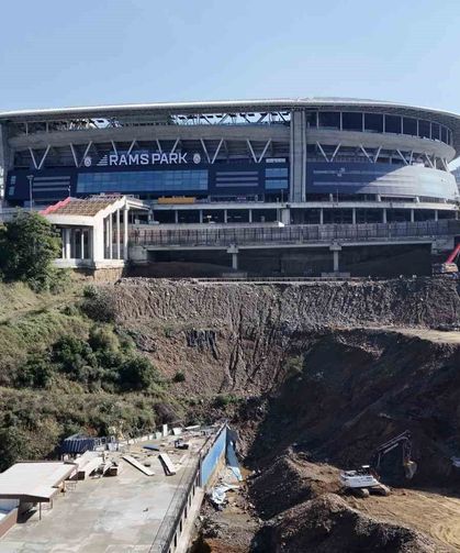 Sel sonrası Galatasaray stadında çalışmalar sürüyor