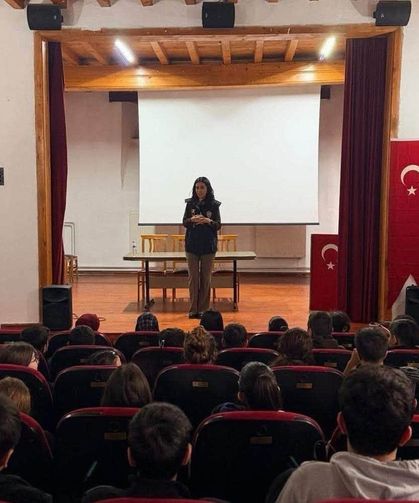 SİBERAY'dan gençlere dijital güvenlik uyarısı