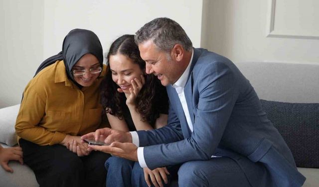 İl Milli Eğitim Müdürü’nün kızı YKS’de Türkiye dördüncüsü oldu